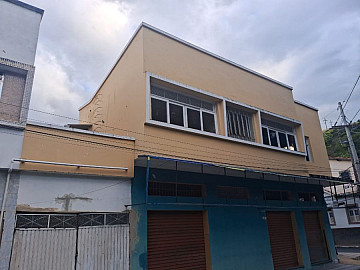 Aluga-se apto de grande porte na Pra�a da Band, P. do Sul/RJ