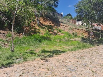 Vende-se terreno em Werneck, Para�ba do Sul8/RJ.